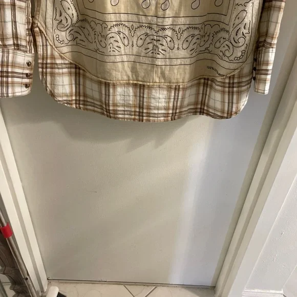 ARATTA SILENT JOURNEY LRG ROUGH RIDER PLAID EMBROIDERED FLORAL BACK TUNIC SHIRT - Picture 10 of 13